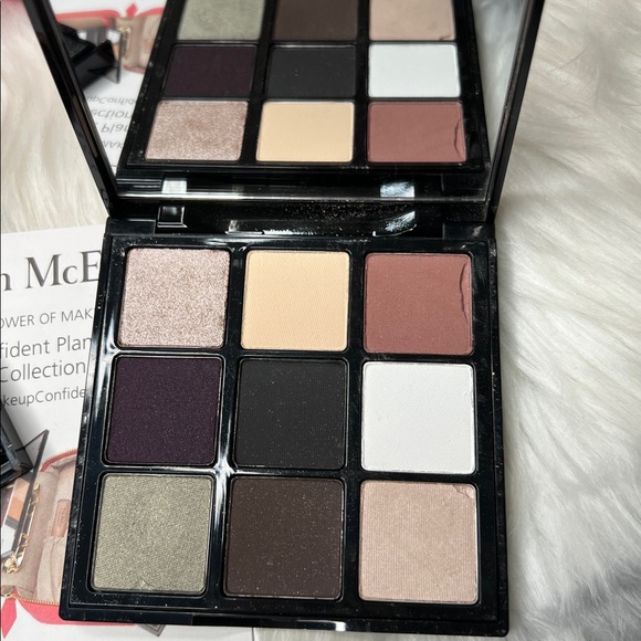 Trish McEvoy Pink Cosmetic Organizer with Eye Shadow Palette & Powder Foundation - Picture 8 of 17